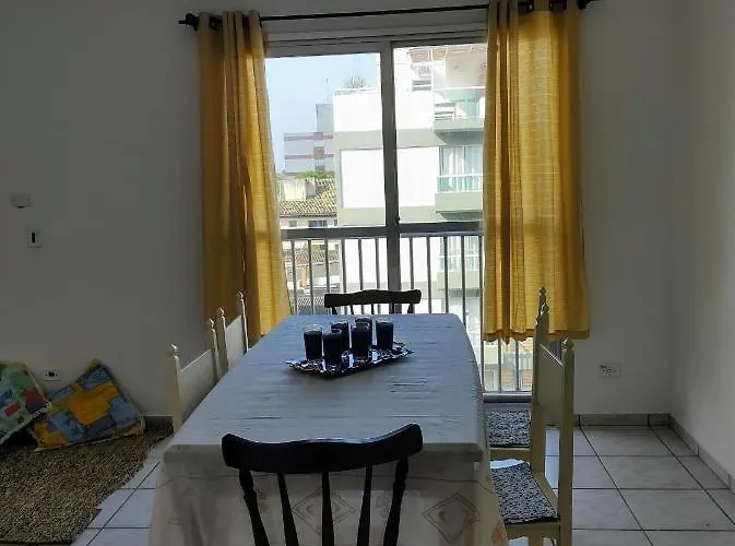 Apto Na Praia Do Guaruja